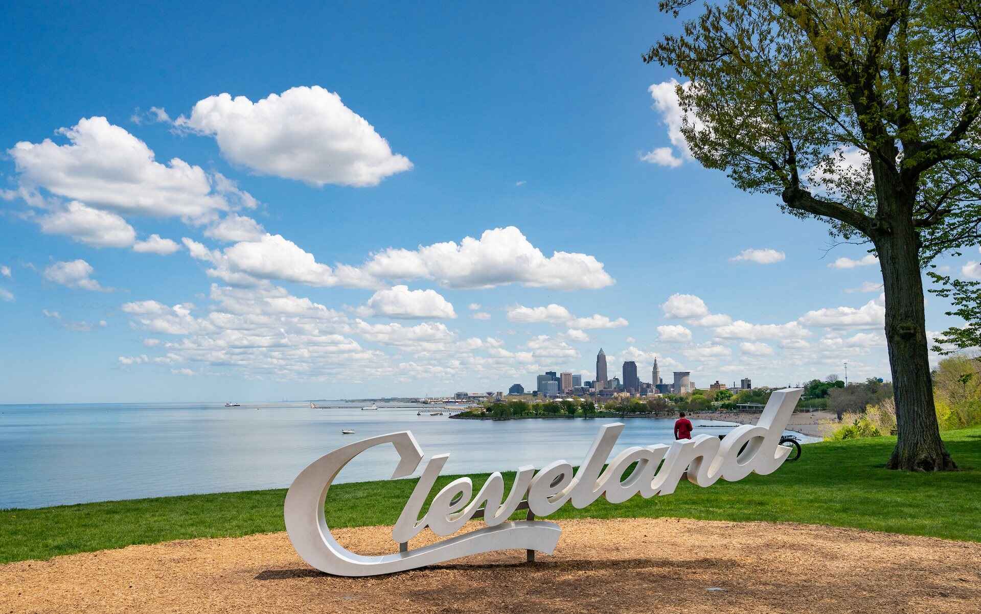 Cleveland sign in front of the skyline